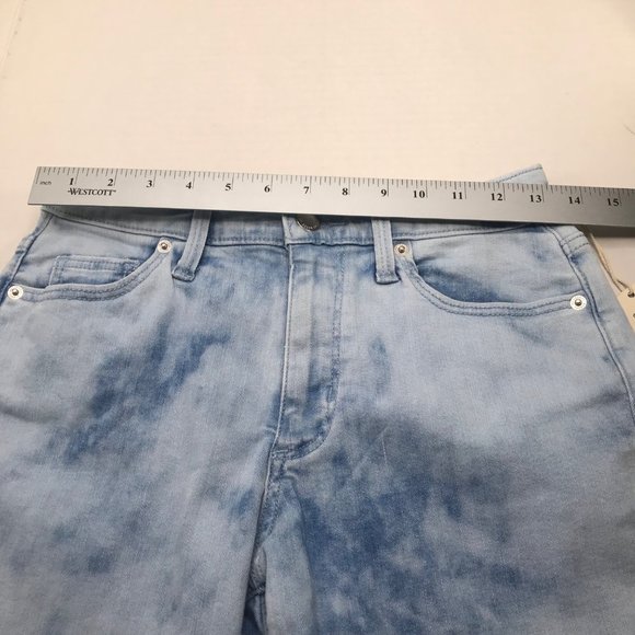 Universal Thread Women's Size 2 High Rise Midi Short Blue Denim Light Acid Wash - Picture 8 of 16